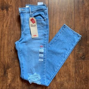 LEVI’S 724 High-Rise Straight Jeans